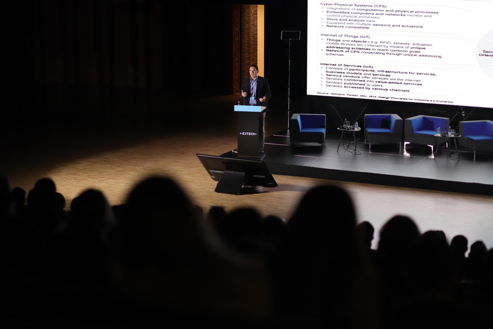 Rector Hajrizi spoke about AR and VR technologies at the EdTech 2023 Conference