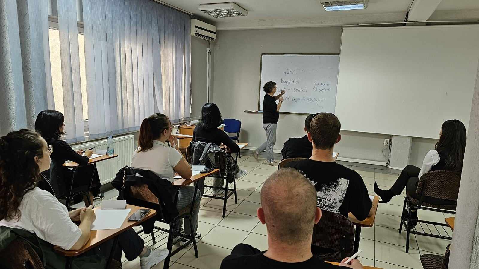 Në UBT fillojnë kurset për gjuhët e huaja, këtë vit kursin e gjuhës italiane e zhvillon profesoresha nga Italia, Raffaella Ritucci