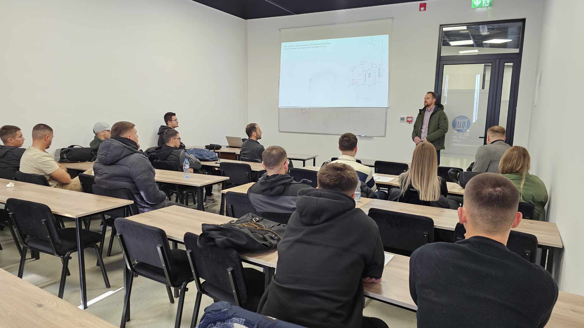 Në UBT u mbajt një infosesion punësimi për studentët me kompaninë “Hymeri Elevetors”