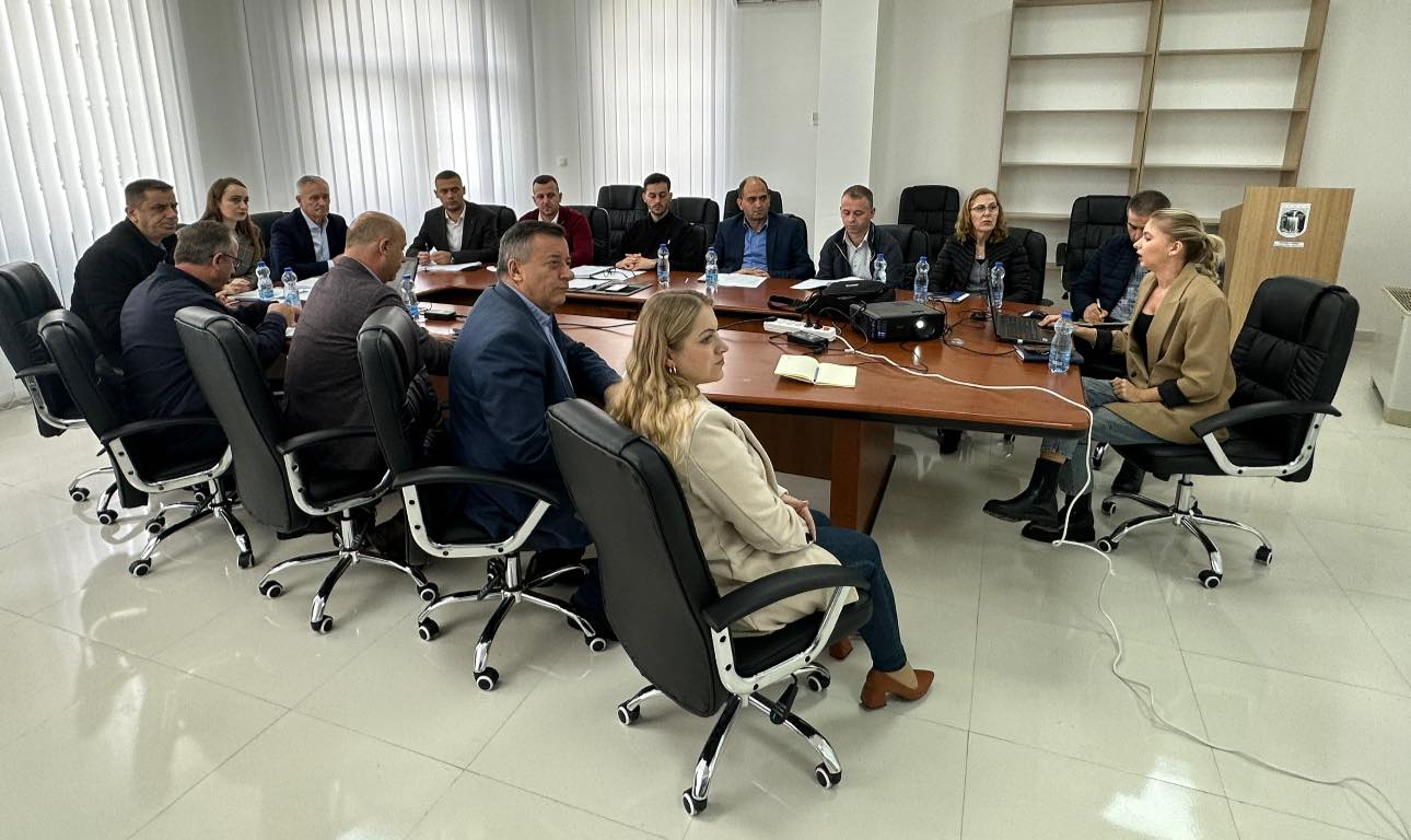 Stafi i UBT-së mori pjesë në takimin punues për hartimin e planit zhvillimor komunal të Klinës për periudhën 2023/31