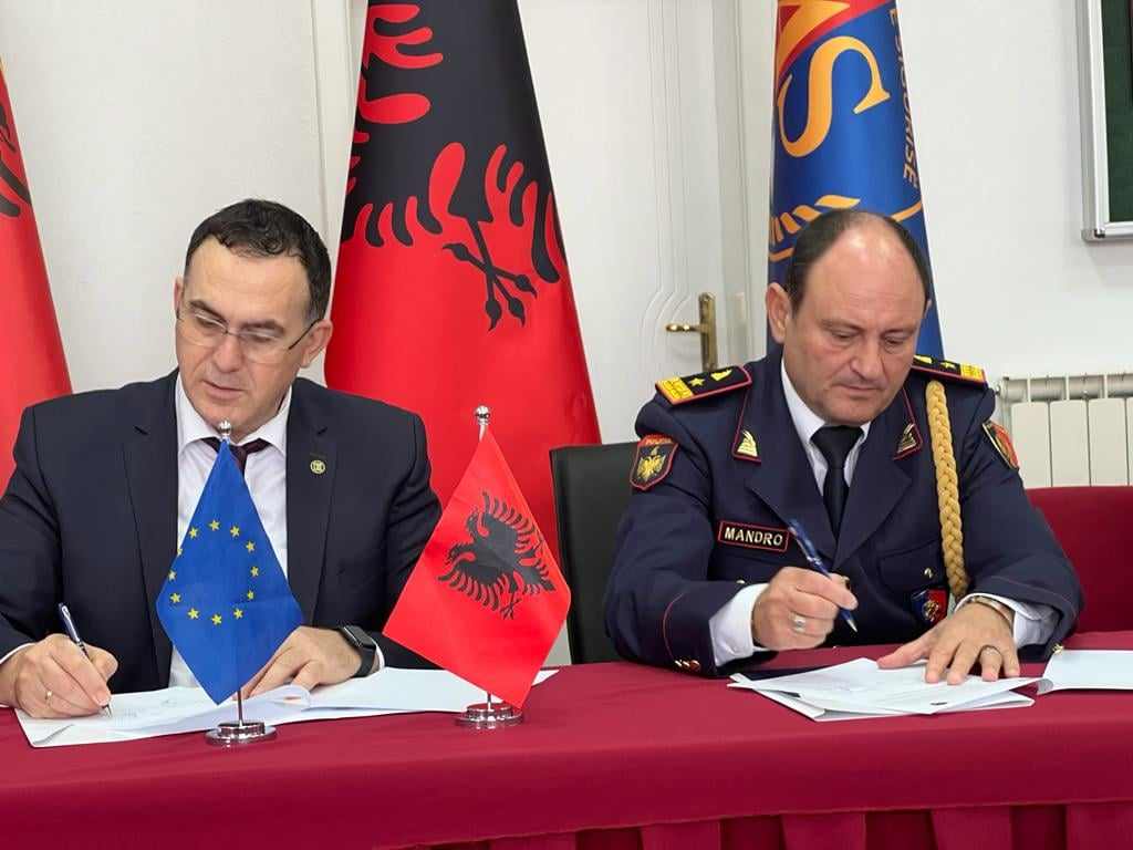 UBT nënshkruan marrëveshje bashkëpunimi me Akademinë e Sigurisë në UBT