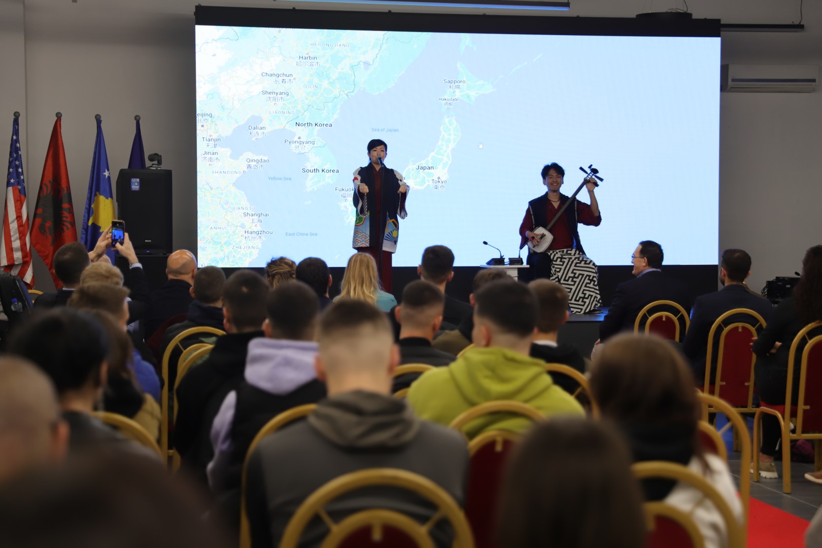 Në UBT u prezantua muzika popullore japoneze