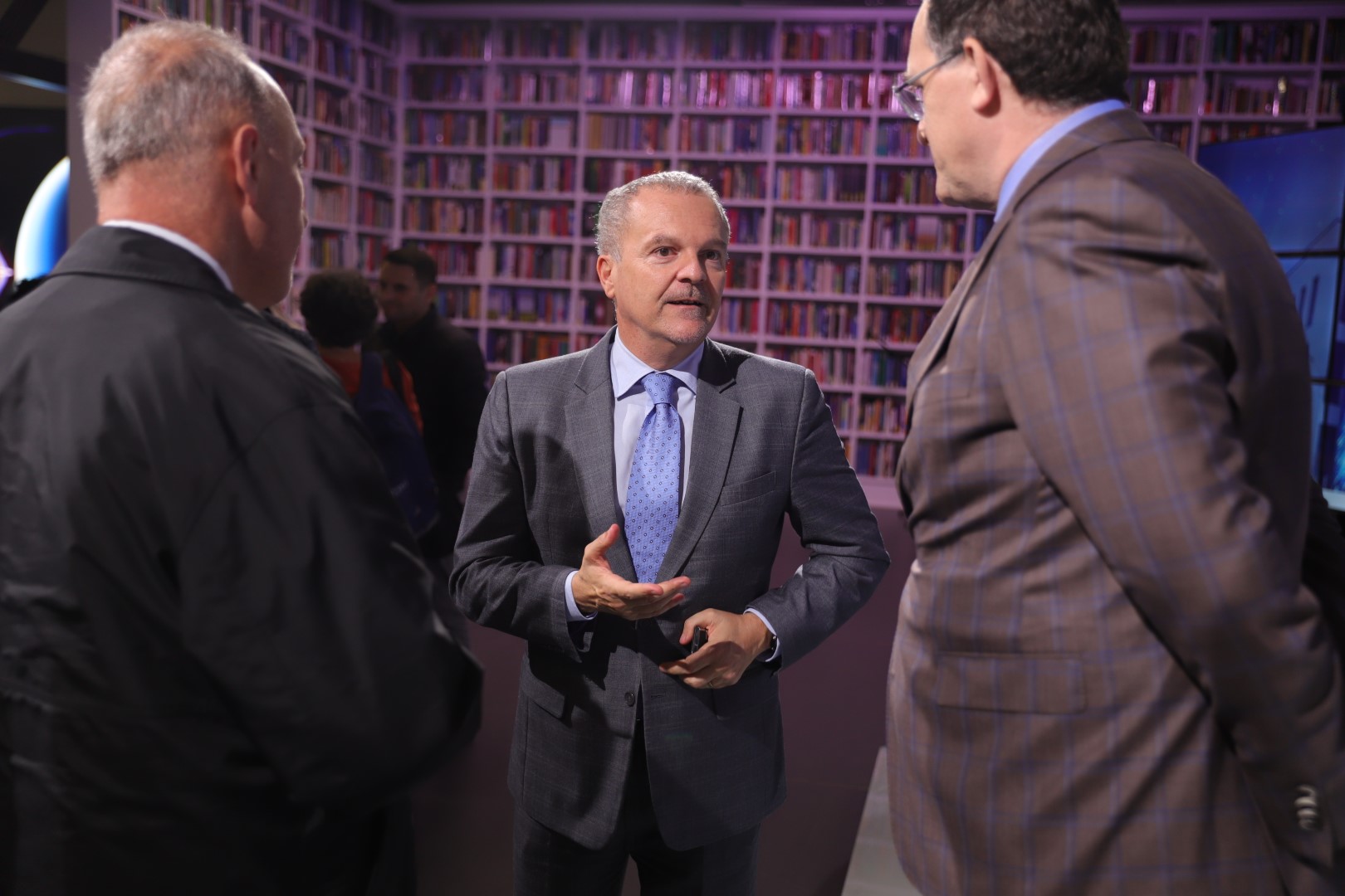 Ambasadori i Italisë në Kosovë, Antonello De Riu vizitoi UBT-në – përgëzoi studentët për nisjen e mësimit të gjuhës italiane