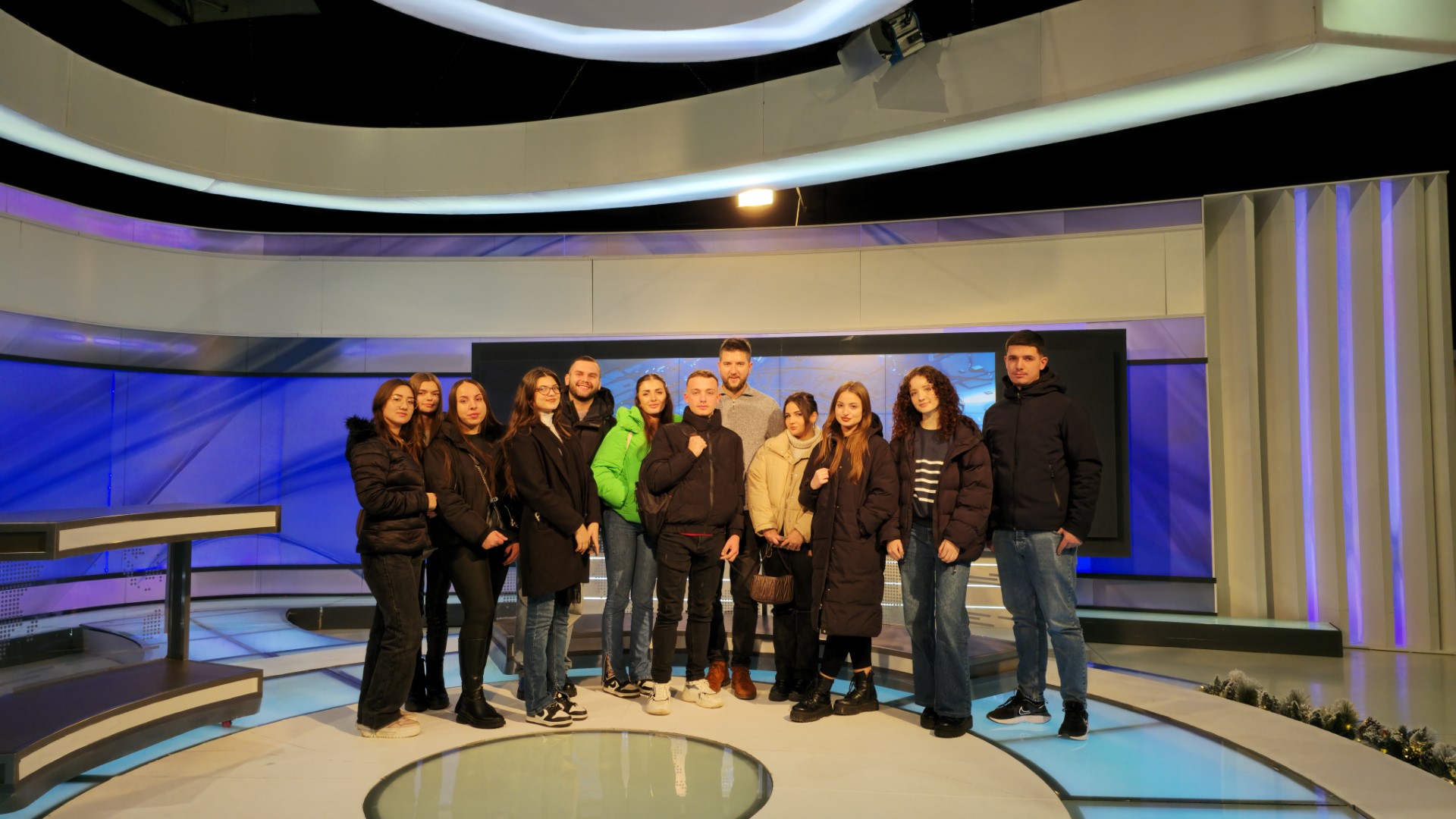 Studentët e Medias dhe Komunikimit në UBT vizitojnë Klan Kosovën