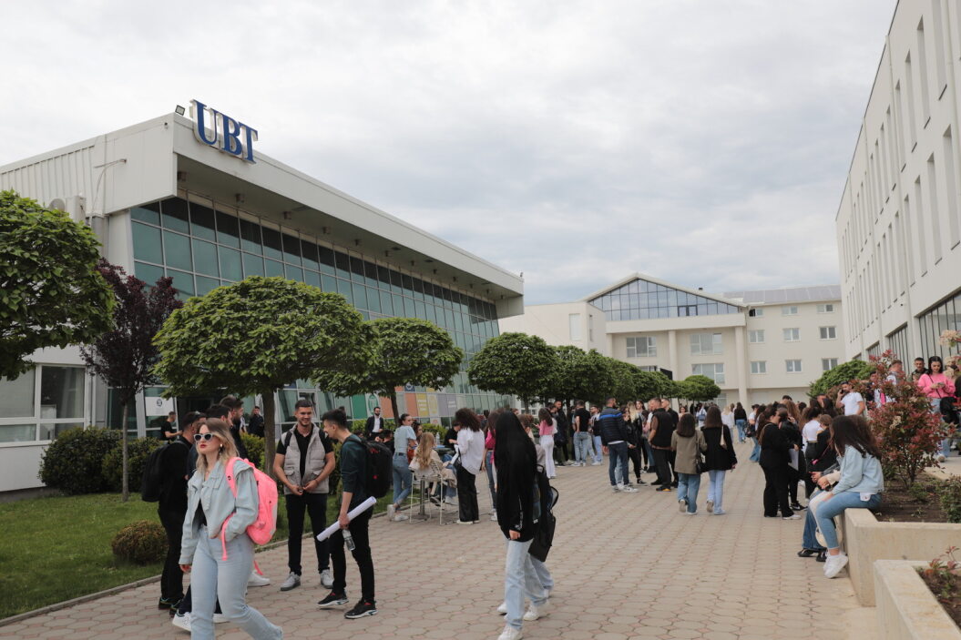 Me shumicë votash, Erjon Hadergjonaj zgjidhet kryetar i Këshillit Studentor të UBT-së