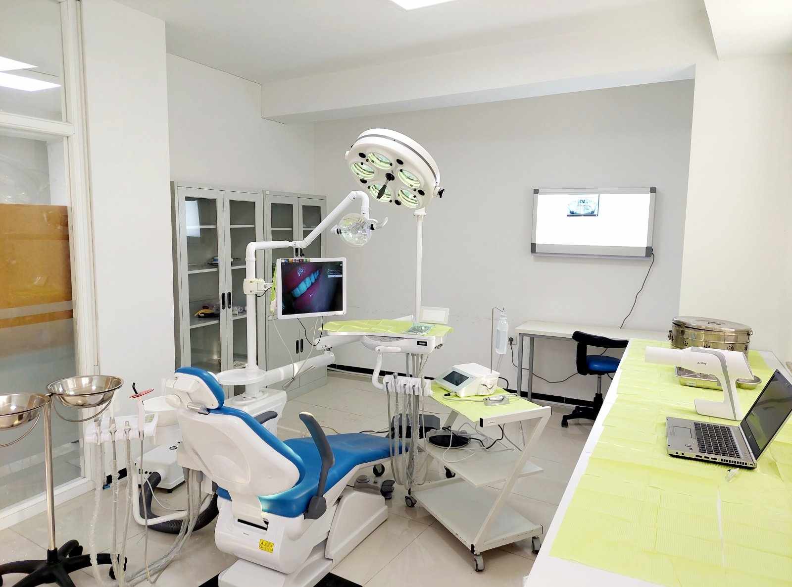 UBT kompleton Poliklinikën Stomatologjike me sallën kirurgjike – nga janari ofron shërbime të reja specialistike