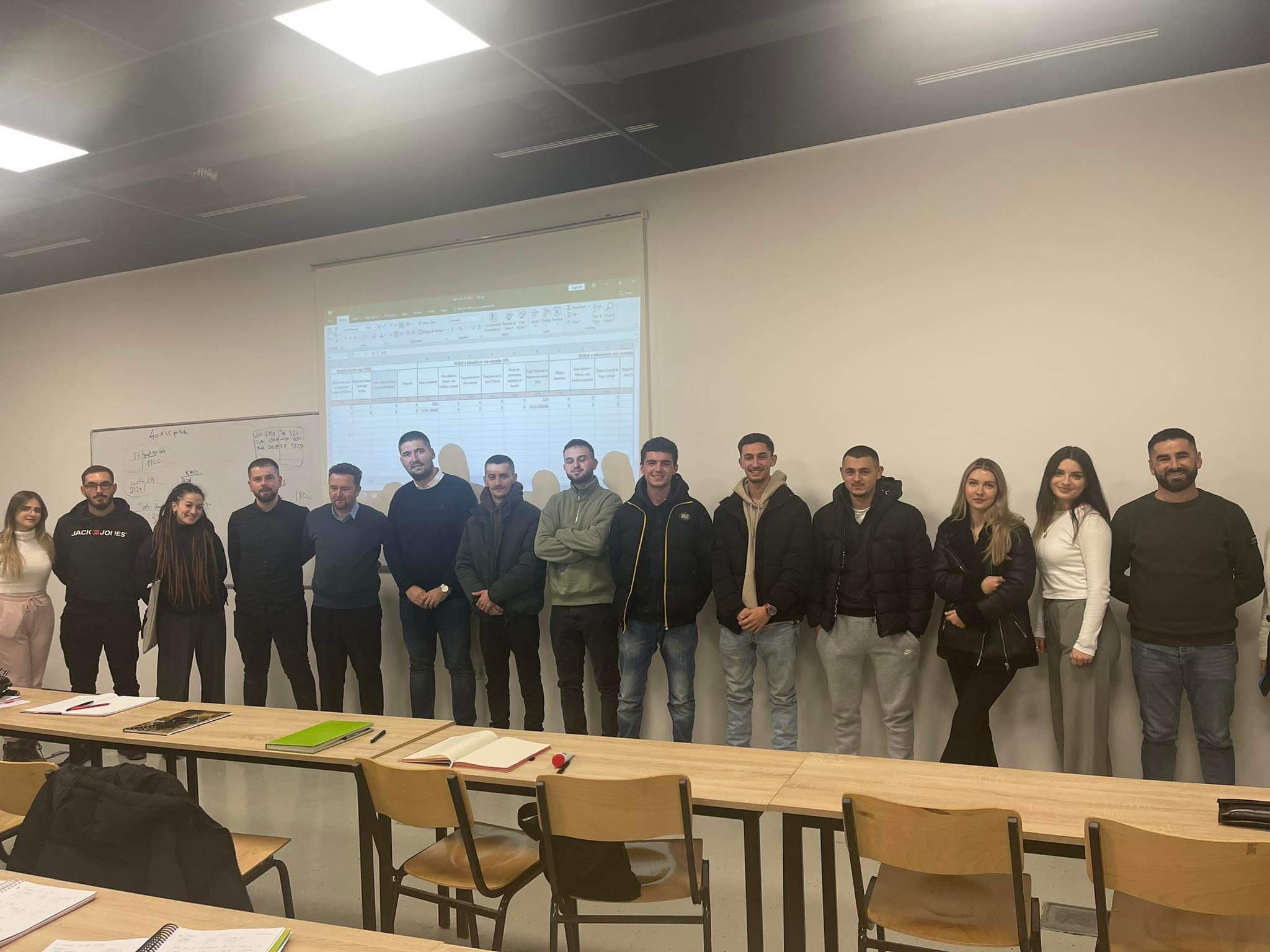 Zëvendësdrejtori Financiar në Korporatën Meridian Express, Ibrahim Salihaj zhvilloi një ligjëratë tematike me studentët e Menaxhmentit, Biznesit dhe Ekonomisë në UBT