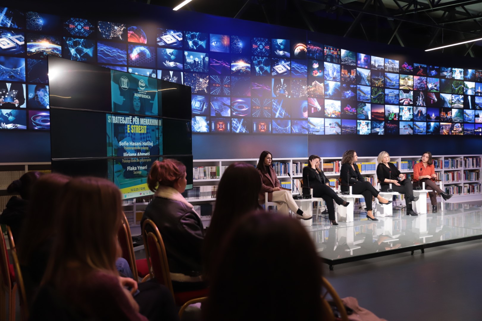 Në UBT u zhvillua një diskutim i hapur dhe një punëtori rreth strategjive për menaxhimin e stresit me studentë