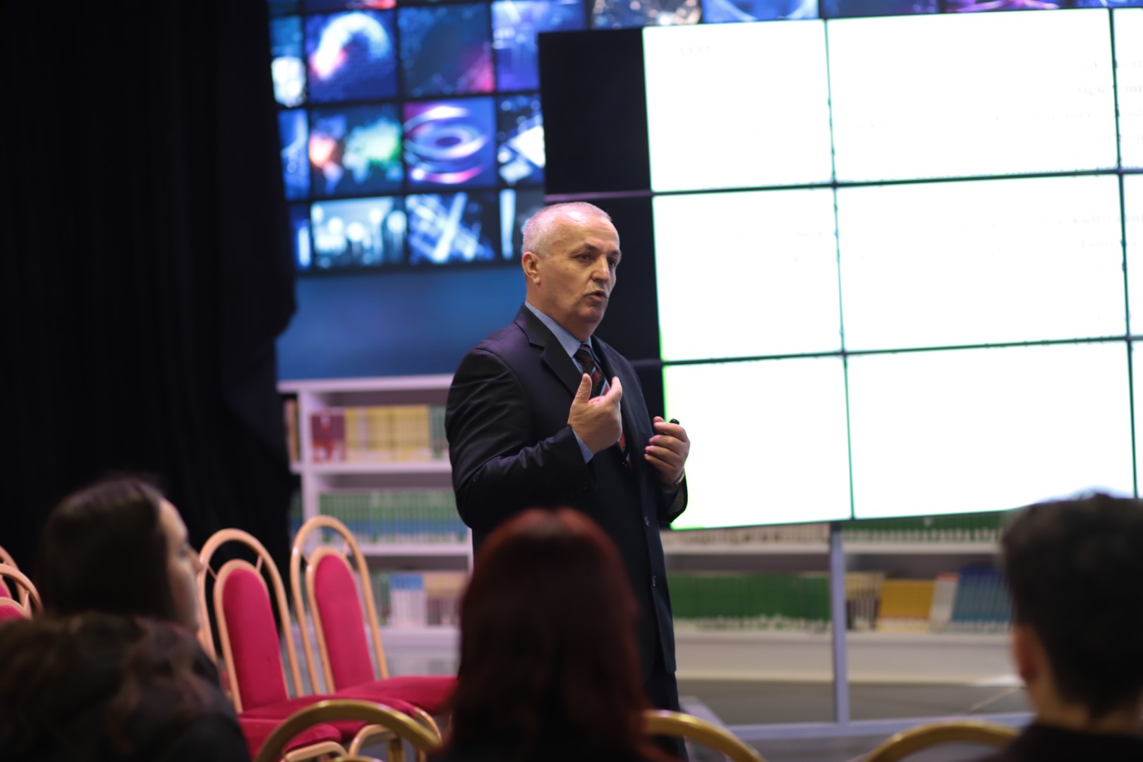 Në UBT u prezantua projekti “Evidentimi, ruajtja, përmirësimi dhe përdorimi i resurseve gjenetike autoktone të bimëve të rajonit të Korçës”