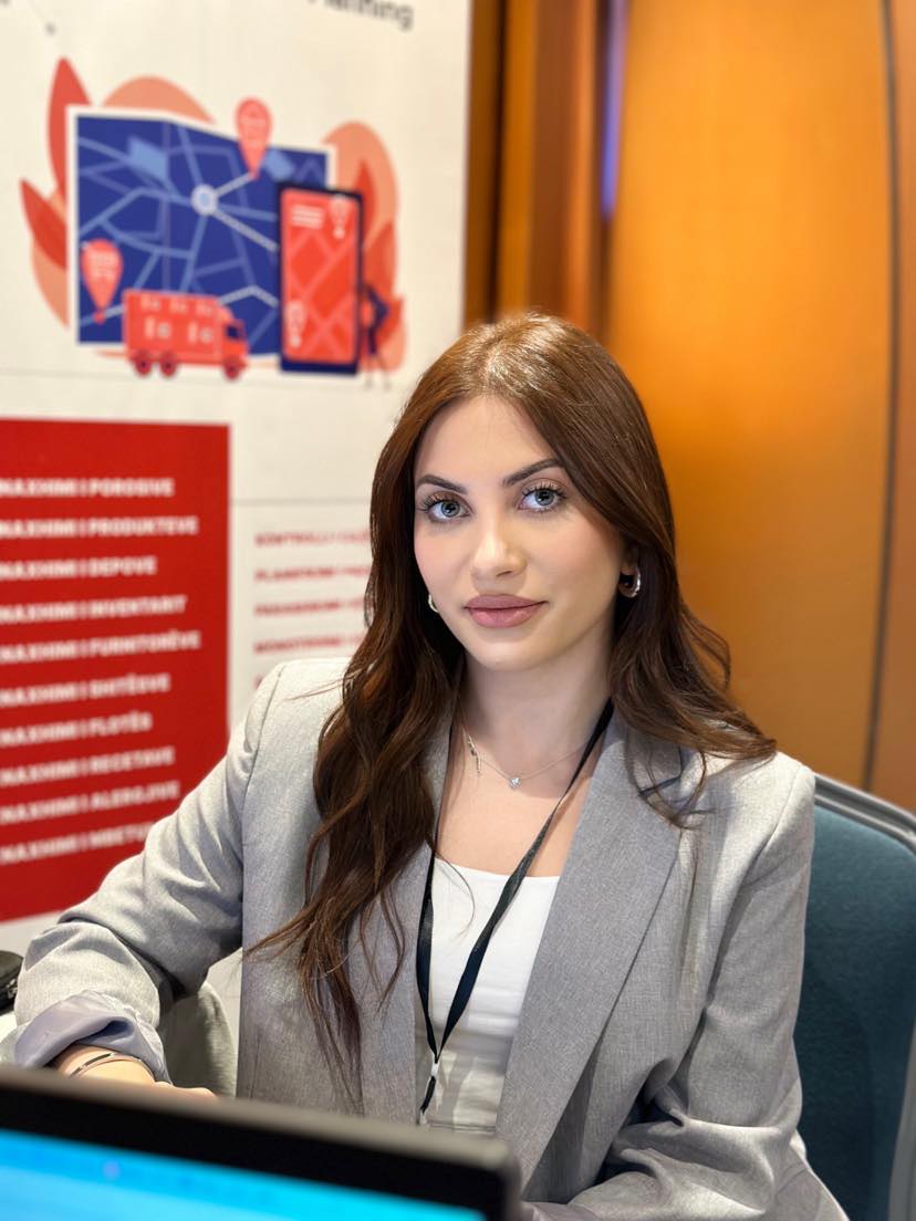 Studentja e Shkencave Kompjuterike dhe Inxhinierisë në UBT, Valentina Koxha po punon si inxhiniere e softuerit në Incodeks