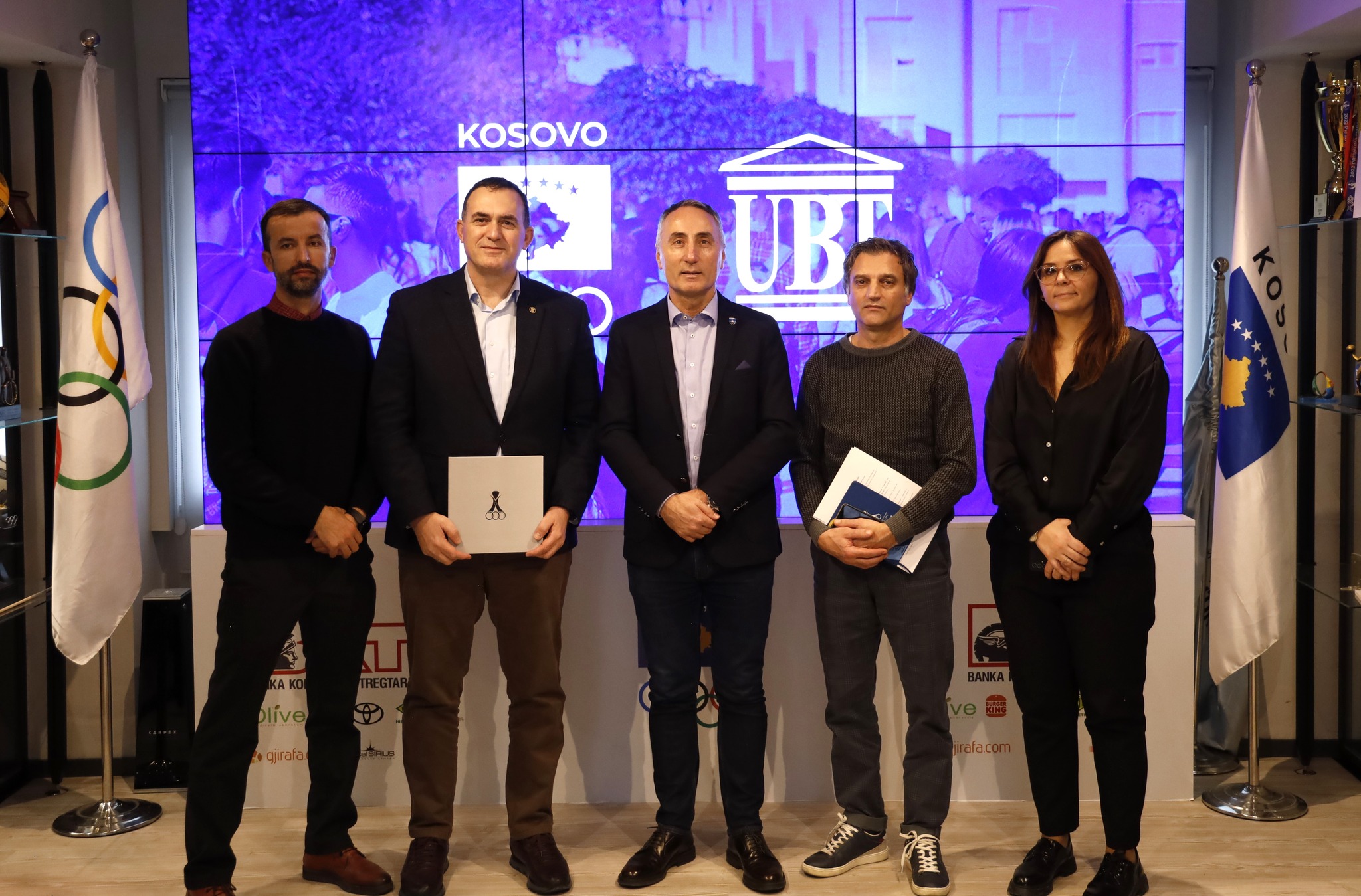 Rektori Hajrizi takohet me Kryetarin e Komitetit Olimpik të Kosovës, Ismet Krasniqi