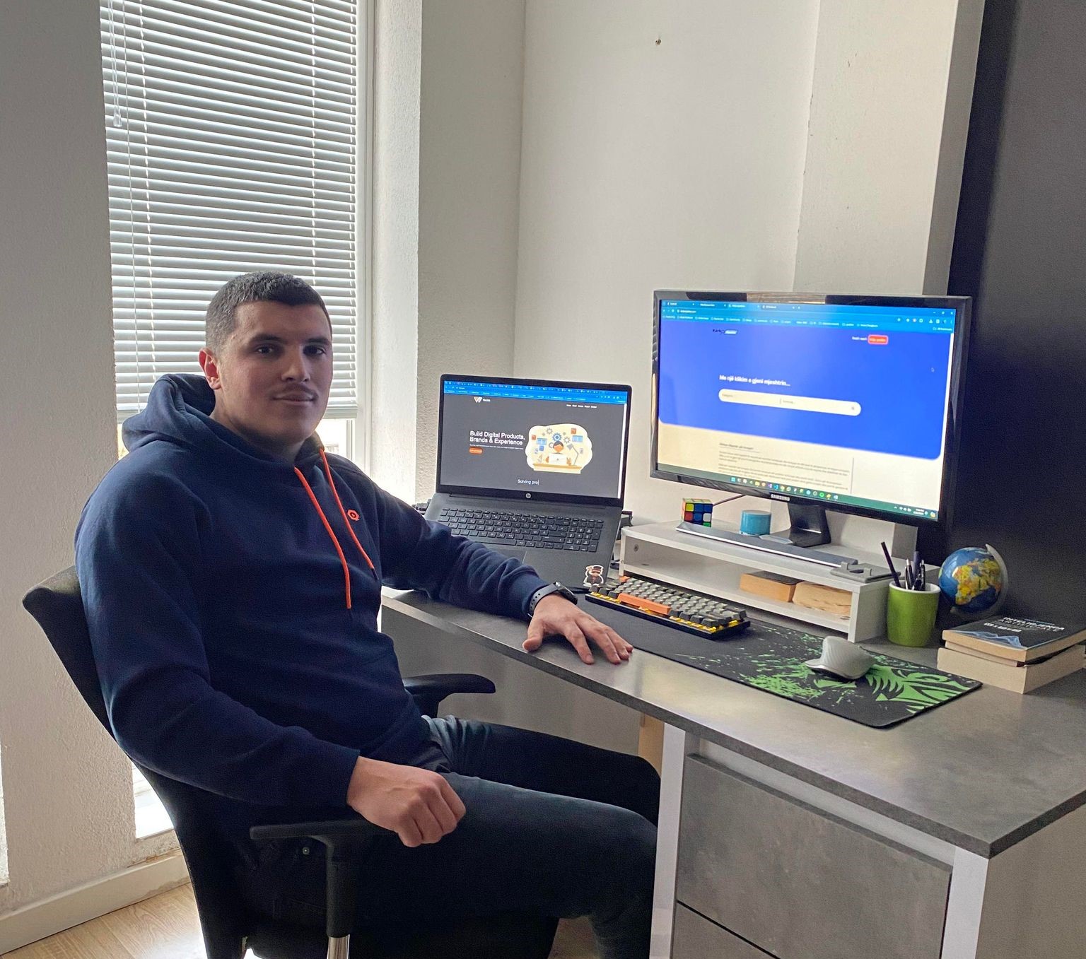 Studenti i UBT-së, Bernard Kastrati ka krijuar një platformë unike Kërkomjeshtër.com, synon të krijojë një lidhje efikase dhe të lehtësojë bashkëpunimin në fushën e shërbimeve