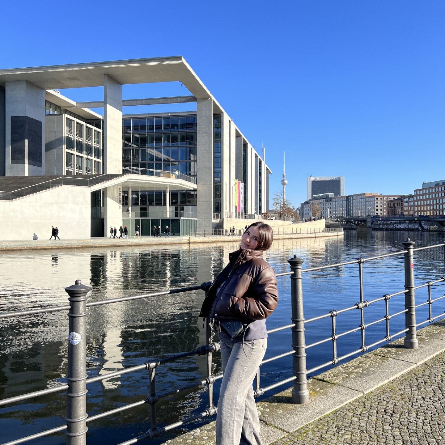 Ish-studentja e UBT-së, Doruntina Çoçaj punësohet si teknologe e ushqimit në Gjermani