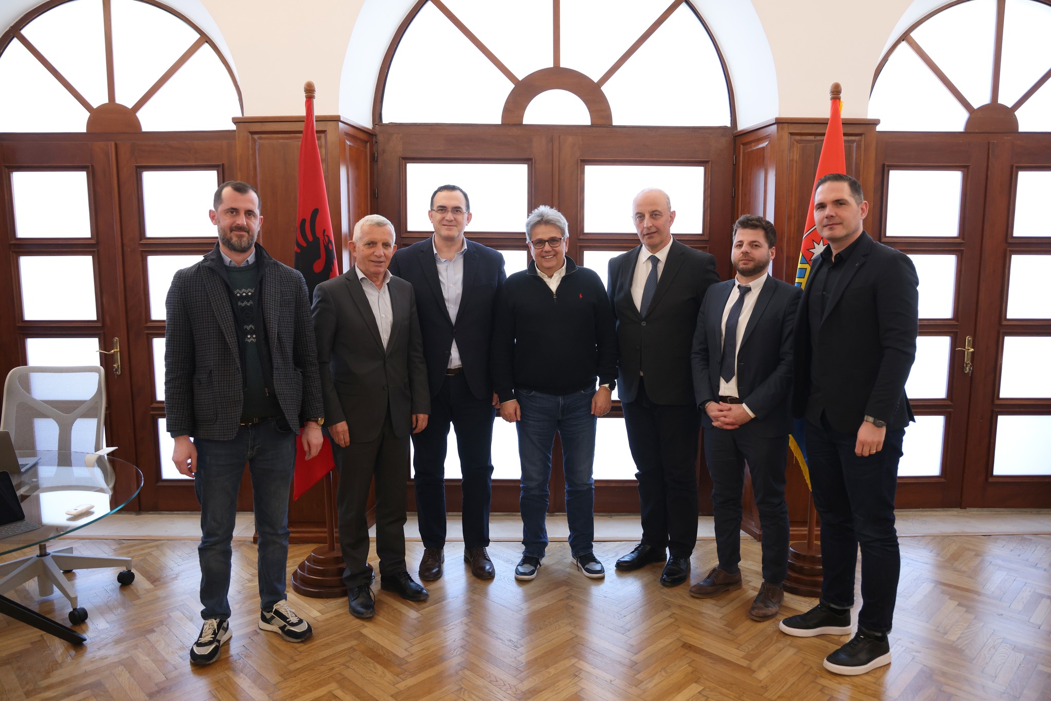 Rektori i UBT-së diskuton për zhvillimin urban me kryetarin e Bashkisë së Shkodrës, Benet Beci