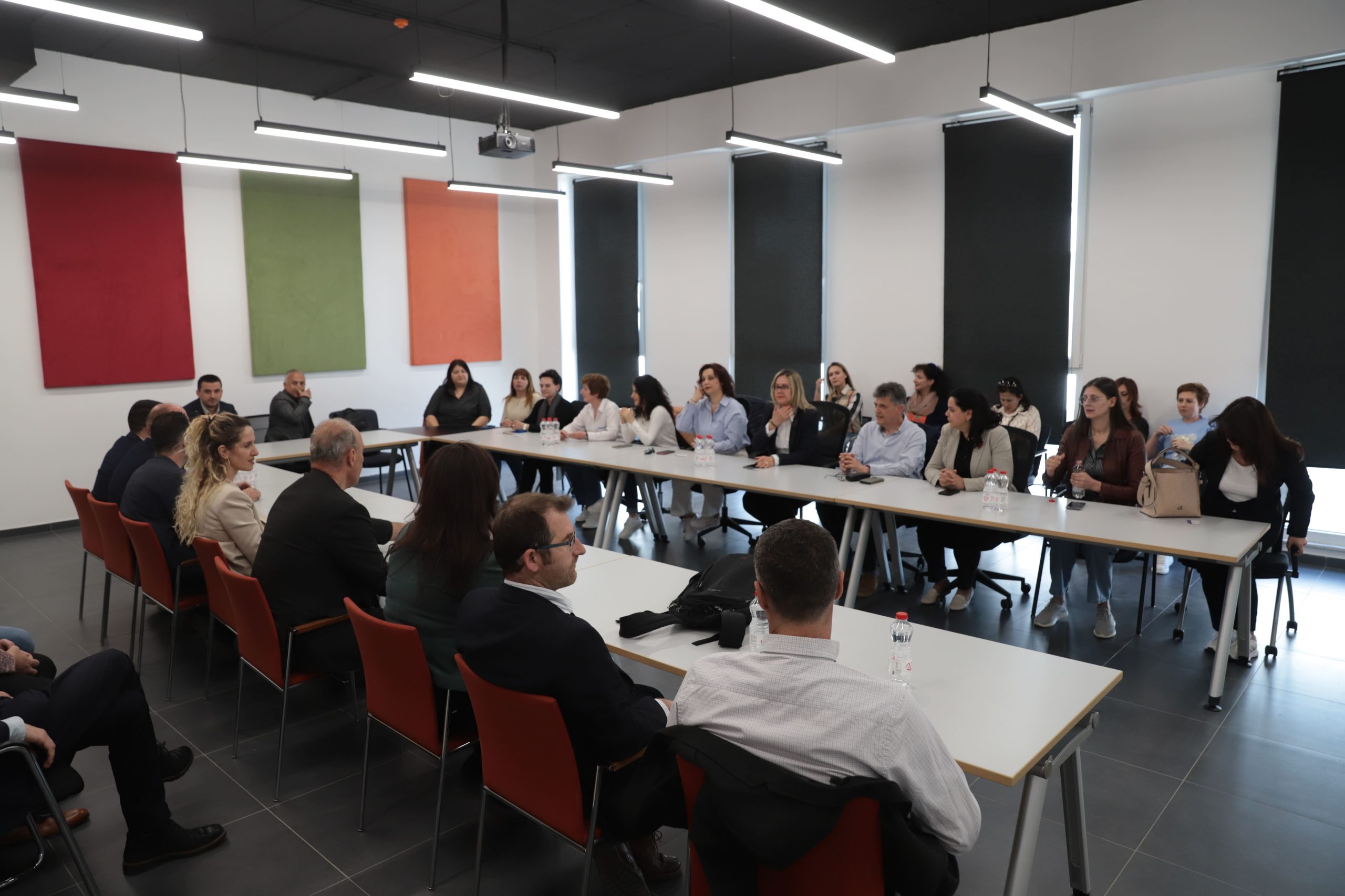 Delegacioni nga Universiteti “Fan Noli” në Korçë viziton Qytetin e Mençur të UBT-së