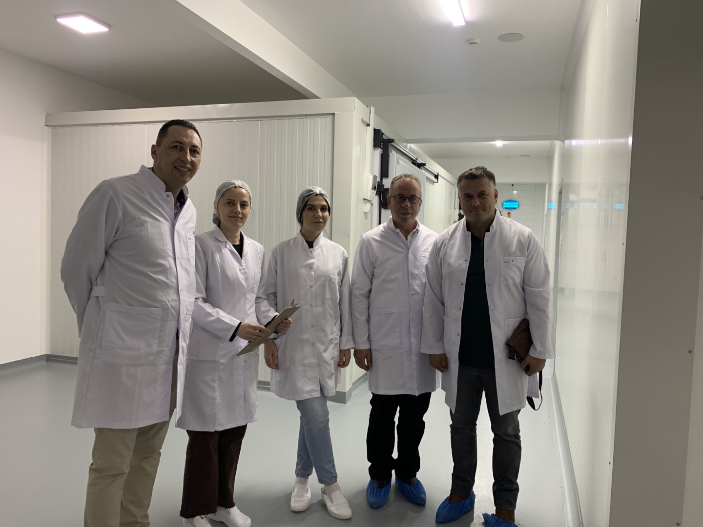 Studentët e Fakultetit Shkenca të Ushqimit dhe Bioteknologji në UBT, target i industrive ushqimore në Kosovë