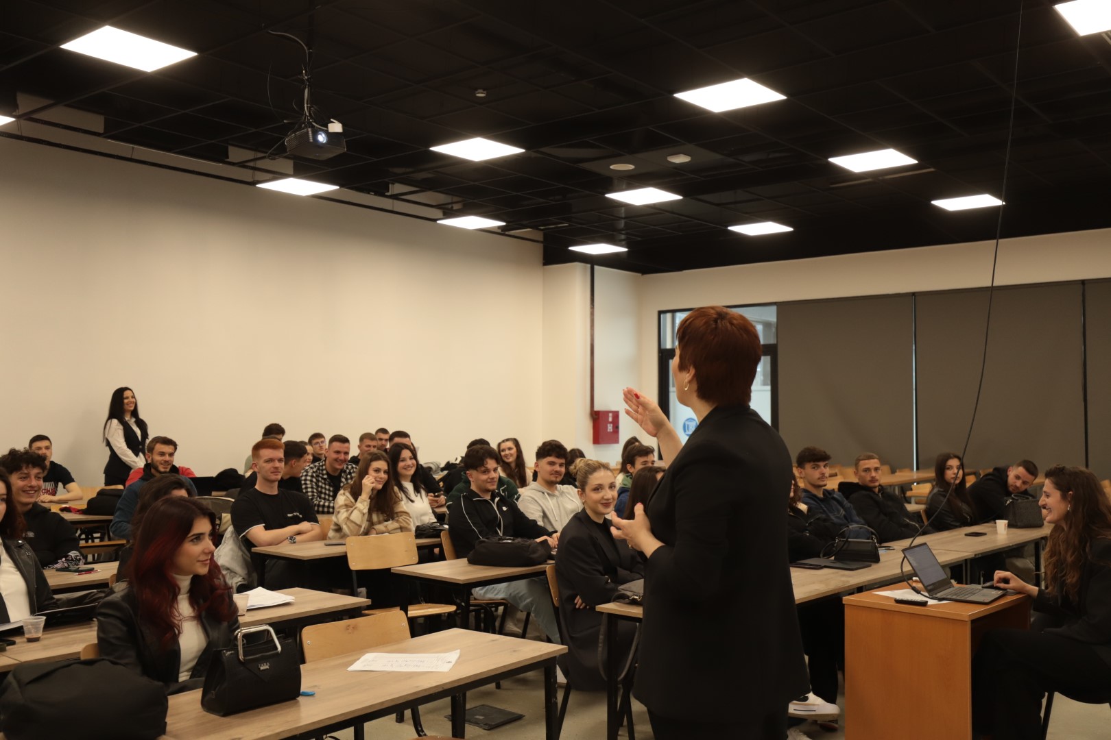 Përfaqësues të Kompanisë Melita&Partners mbajtën një ligjëratë tematike në UBT – ftuan studentët e Sistemeve të Informacionit për praktikë profesionale