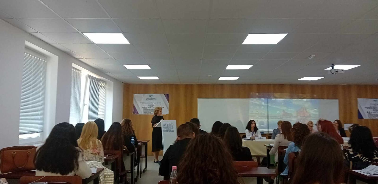 Stafi i Fakultetit të Gjuhës Angleze në UBT po merr pjesë në Konferencën “Multilingualism, Innovation and Digitalization in the Light of European Education Policies”