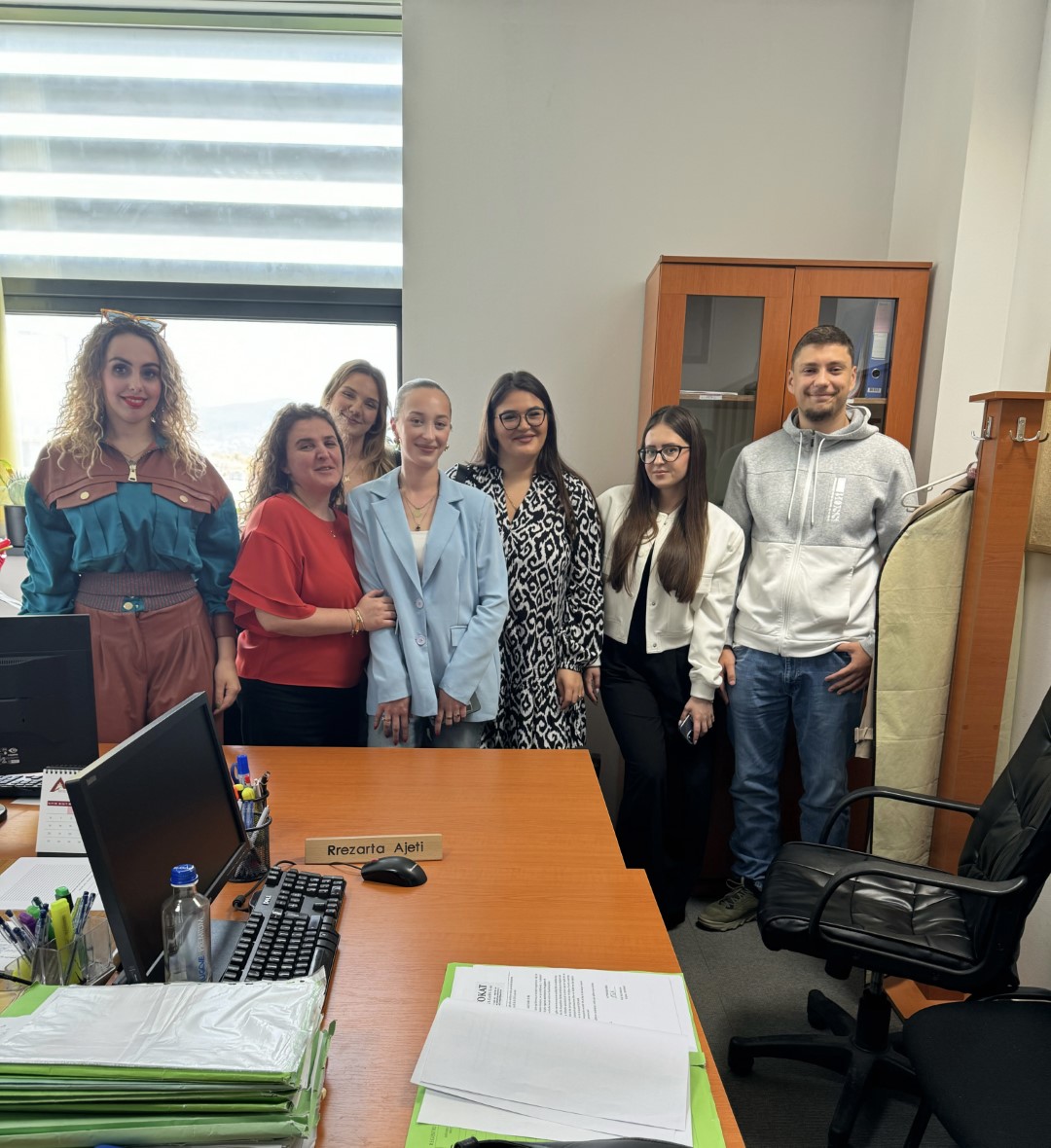 Studentët e Juridikut në UBT vizitojnë Gjykatën Themelore në Prishtinë