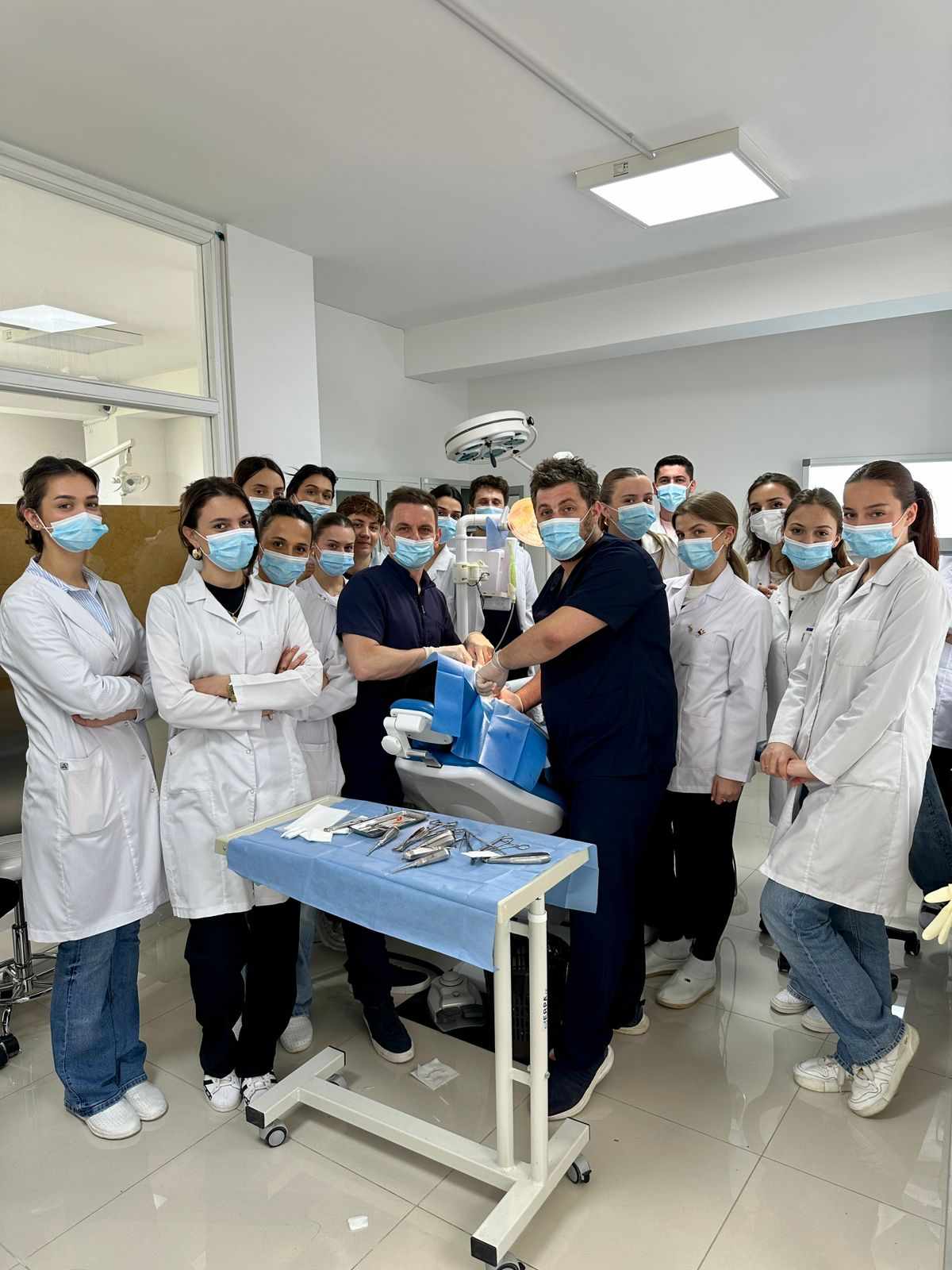 Katedra e Kirurgjisë Orale në UBT vazhdon me suksese në realizimin e operacioneve