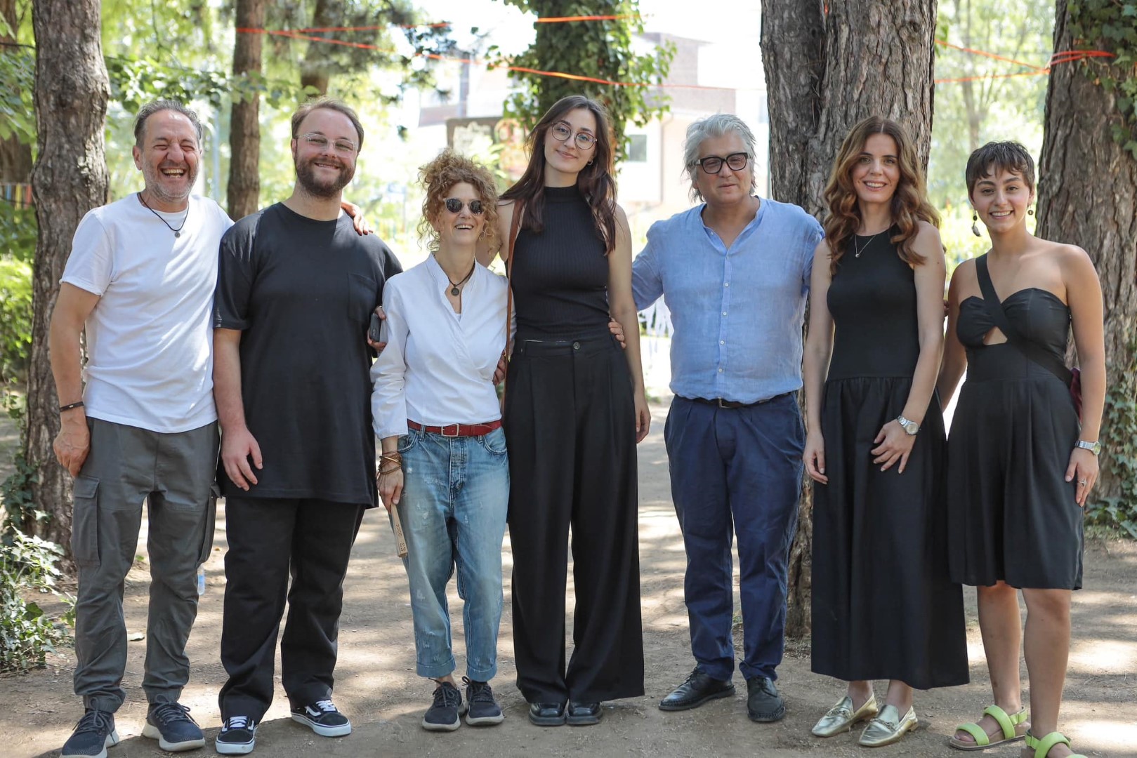 Studentët e UBT-së përfitojnë nga eksperienca praktike në Akademinë Verore në Institutin Artit Bashkëkohor – ARKIV, me Sislej Xhafën dhe Paz Perlman