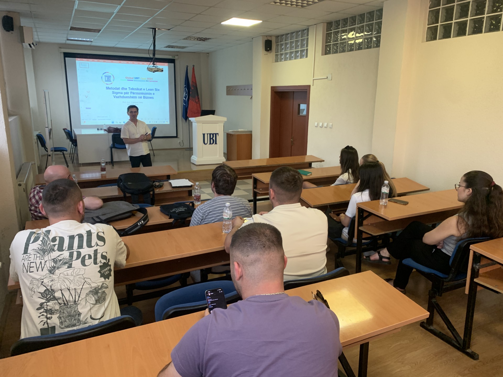 Me sesione diskutimi për menaxhimin financiar, nis punimet Akademia Verore për Ndërmarrësi dhe Inovacion