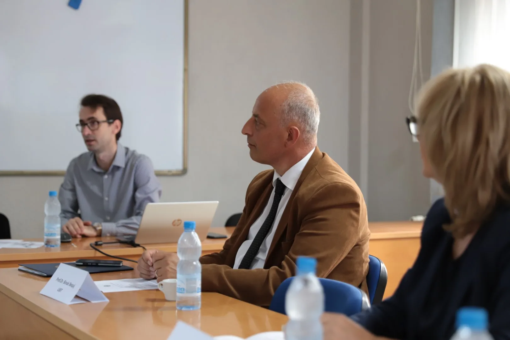 UBT organizoi takim pune me ekspertin e deleguar nga BE për njohjen e kualifikimeve profesionale të arkitektëve nga Kosova