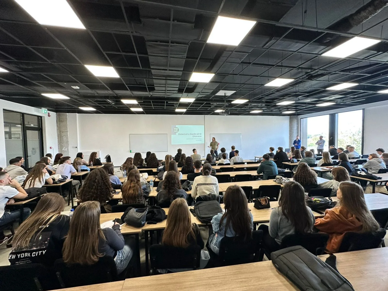 Mat Jordan, CEO i Procurrit, viziton UBT dhe thekson potencialin e jashtëzakonshëm të Kosovës në IT