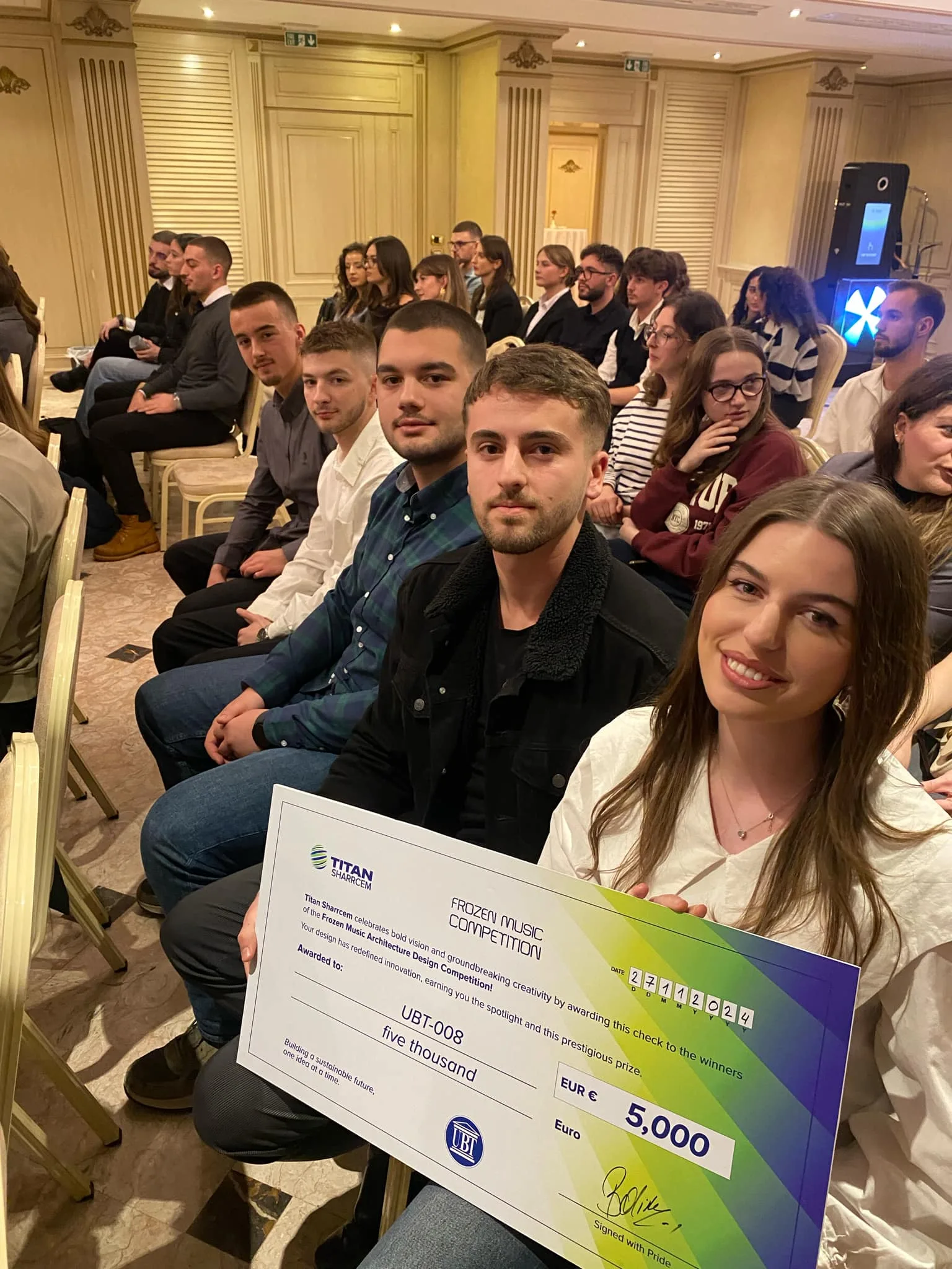 Studentët e UBT-së fitojnë çmimin prestigjioz në konkursin e arkitekturës Frozen Music nga Titan Sharrcem