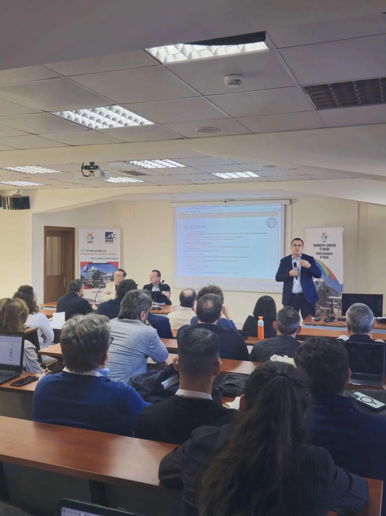 UBT merr pjesë në Forumin e ENSE-s në Tiranë – në fokus integrimi i teknologjive inovative në edukimin sportiv