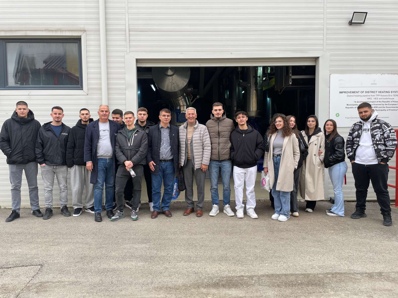 Vizitë studimore e studentëve të UBT-së në N.P. Termokos për njohjen me infrastrukturat e ngrohjes në Prishtinë