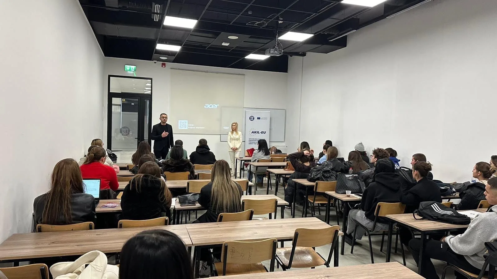 Ligjëratë mbi shumëgjuhësinë në BE për studentët e UBT-së