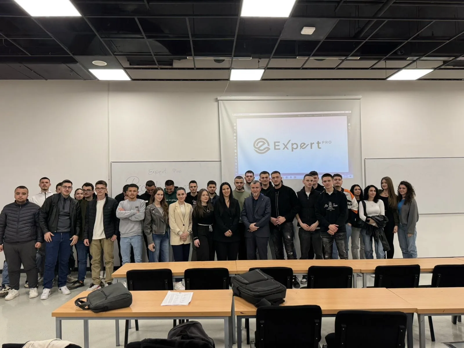 Studentët e UBT zbulojnë praktikat më të mira të kontabilitetit me pronari i kompanisë “Expert-Pro”, Arsim Zeka