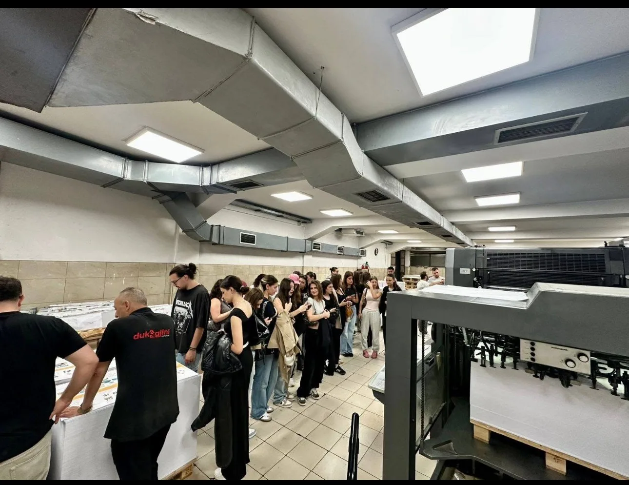 Vizitë studimore e studentëve të Dizajnit të Integruar në Shtypshkronjën “Dukagjini” dhe Galerinë e Arteve në Pejë