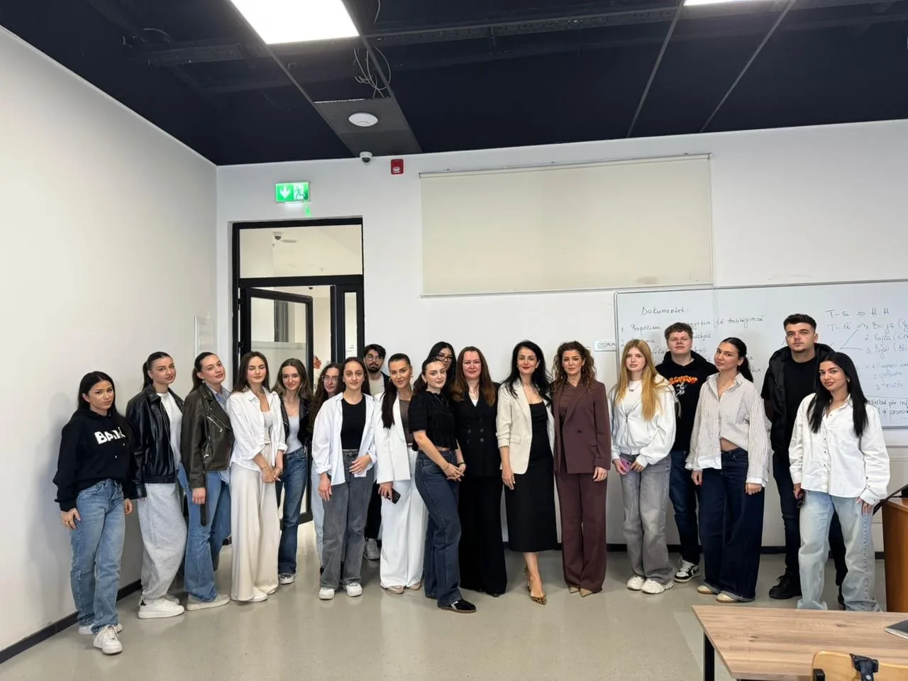 Seancë Simuluese në Fakultetin Juridik të UBT-së: Praktika si bazë për formimin e juristëve të ardhshëm