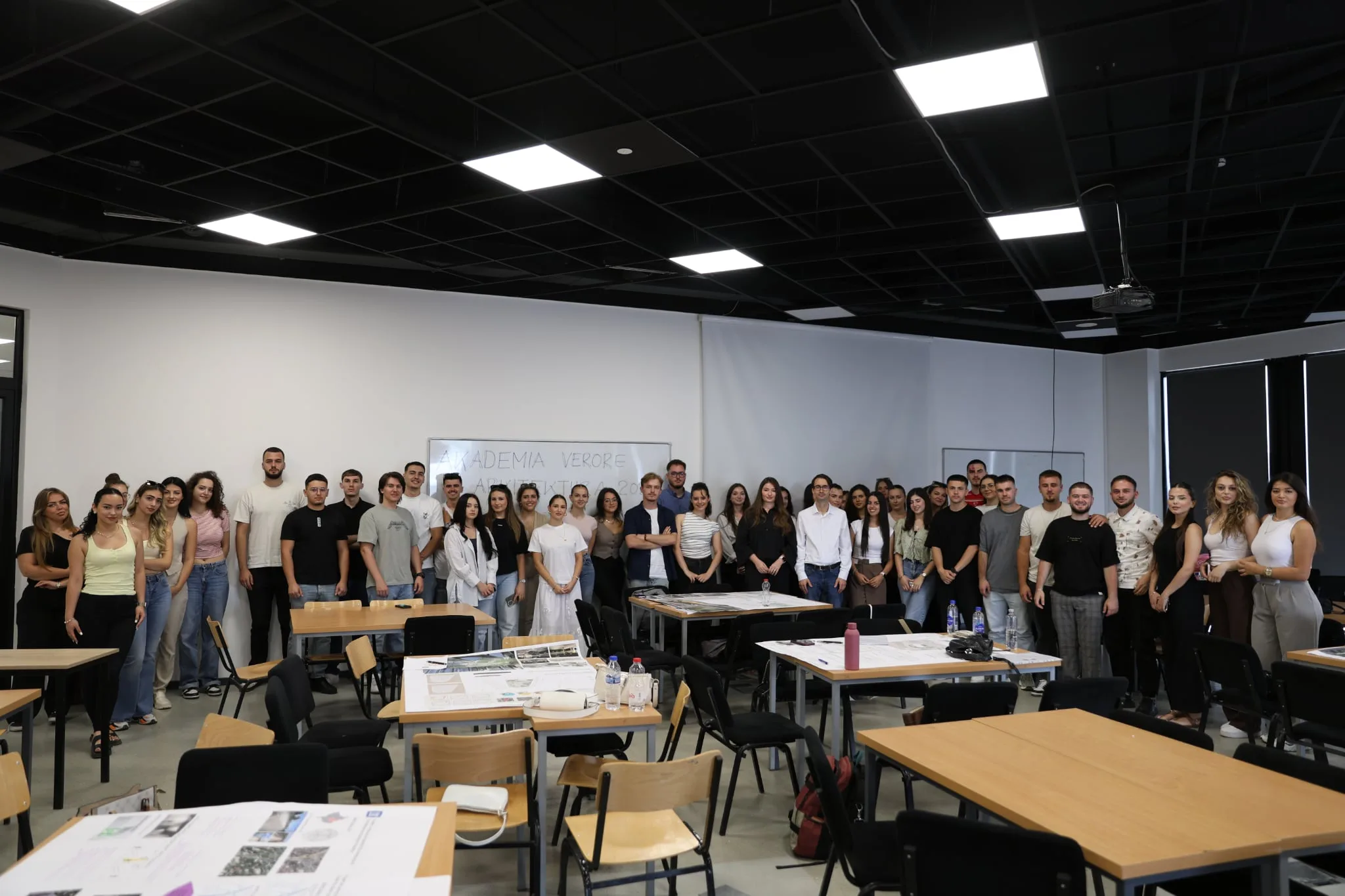 Përmbyllet me sukses Akademia Verore në Arkitekturë dhe Planifikim Hapësinor në UBT – “Rimendimi i Hapësirës Publike”