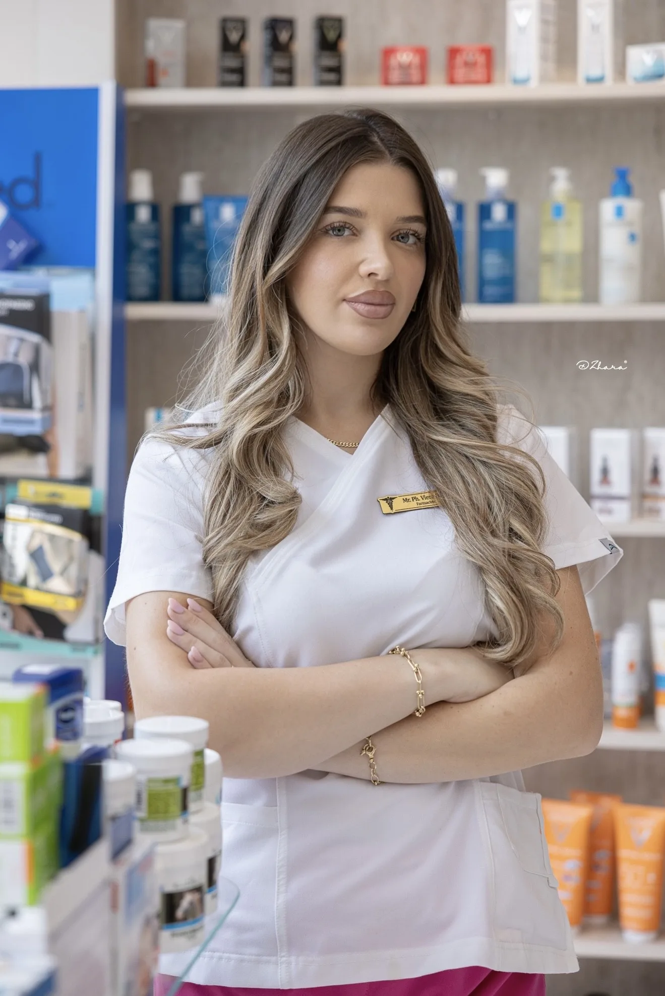 Studentja e Farmacisë, Vlera Lipa – Një histori suksesi që nis në UBT dhe vazhdon me shërbim cilësor shëndetësor