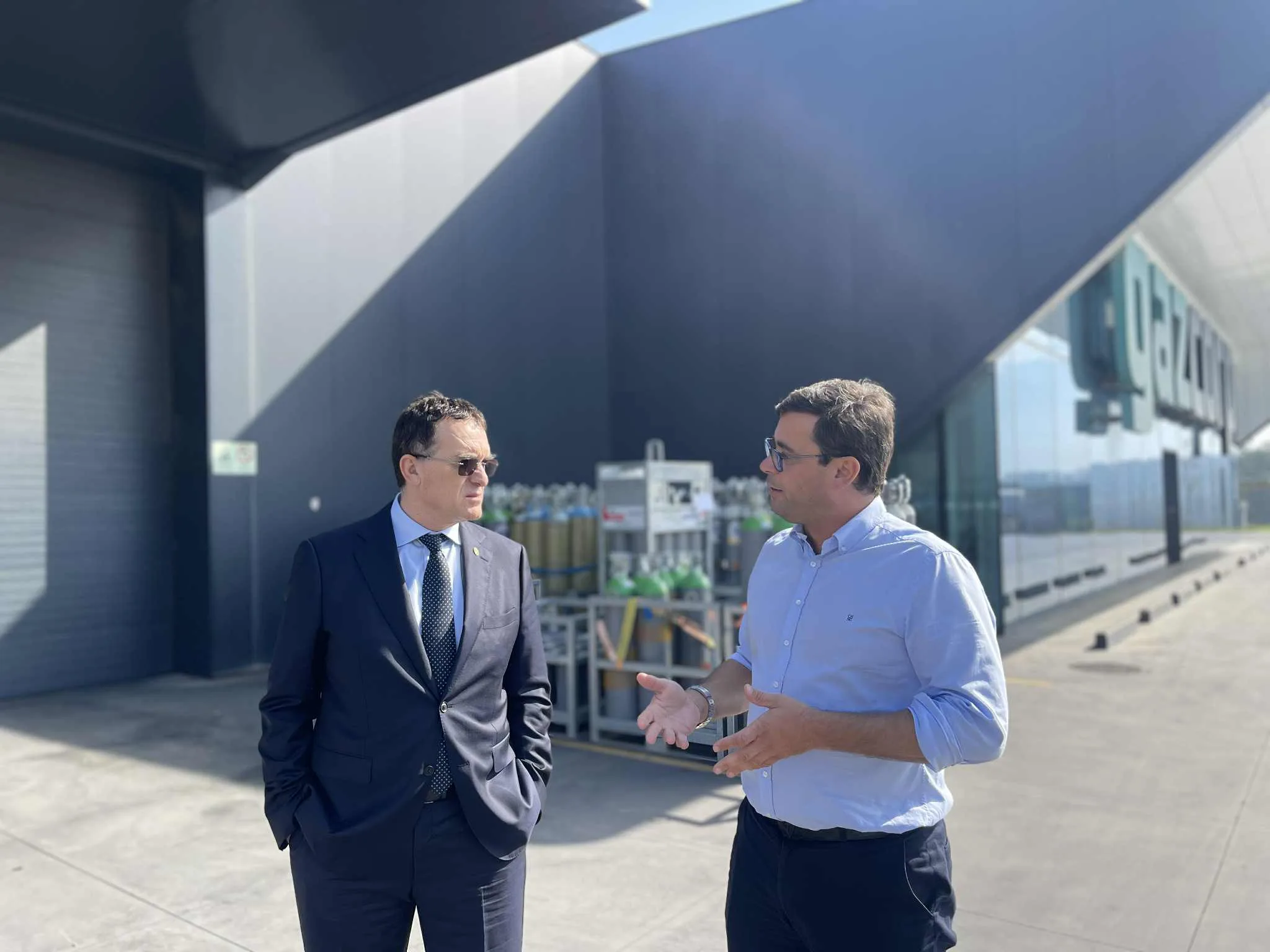 Rektori Hajrizi viziton kompaninë lider MEDIKA në Portugali