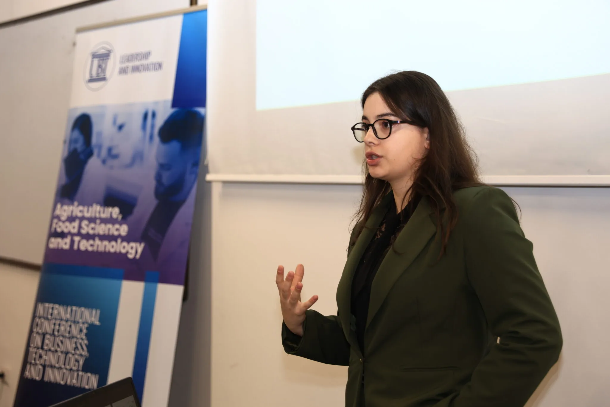 Inovacione shkencore në ushqim dhe bujqësi: Studiuesit prezantojnë gjetje të reja në Konferencën për Agrikulturë, Shkenca të Ushqimit dhe Teknologji