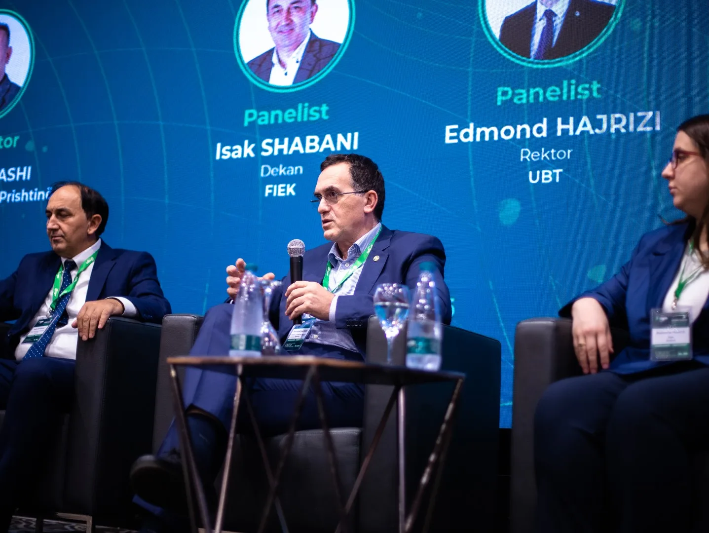 Rektori Hajrizi mori pjesë në Konferencën CIGRE Kosova mbi “Formësimin e fuqisë punëtore të së ardhmes: Perspektiva e universitetit mbi tregun e punës”