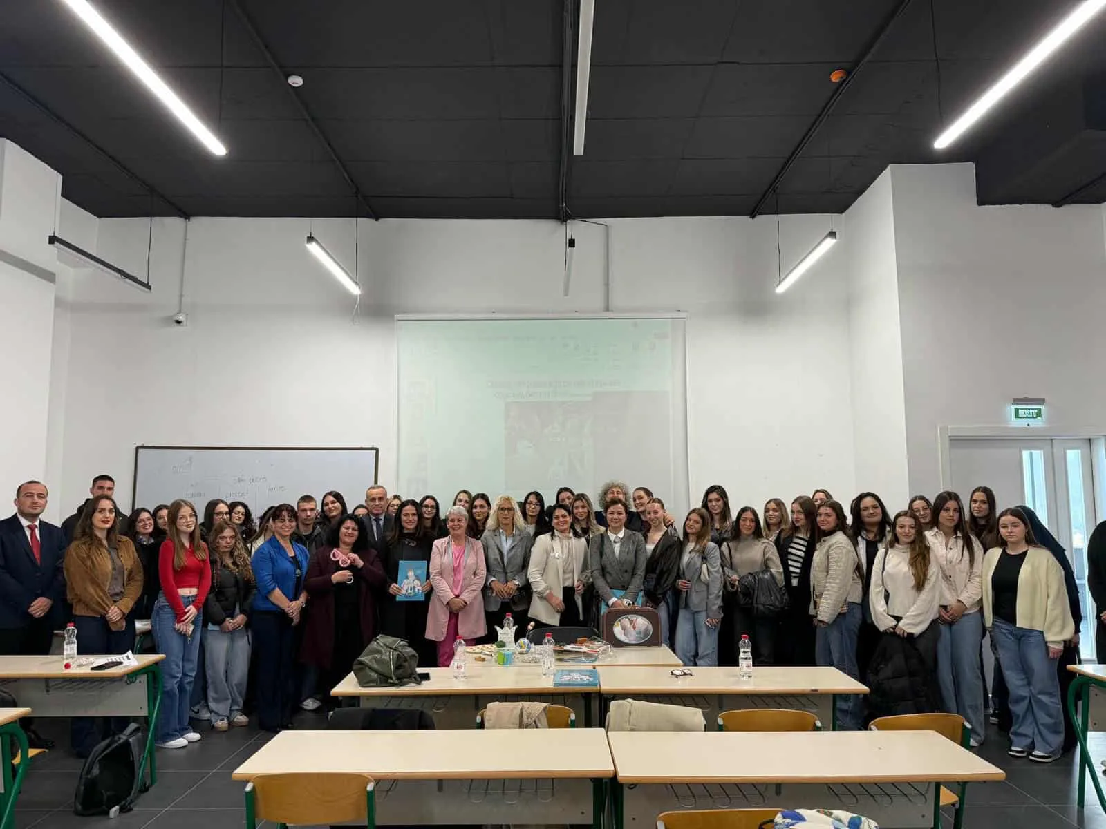 Doktoresha Marianne Herzog mbajti ligjëratë inspiruese për studentët e Psikologjisë në UBT