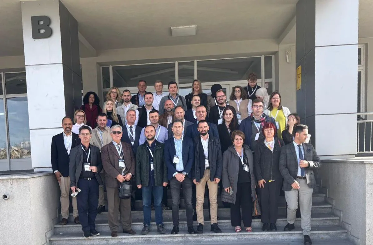 Profesorët e UBT-së përfaqësojnë institucionin në konferencën ndërkombëtare të projektit COWEB në Sarajevë