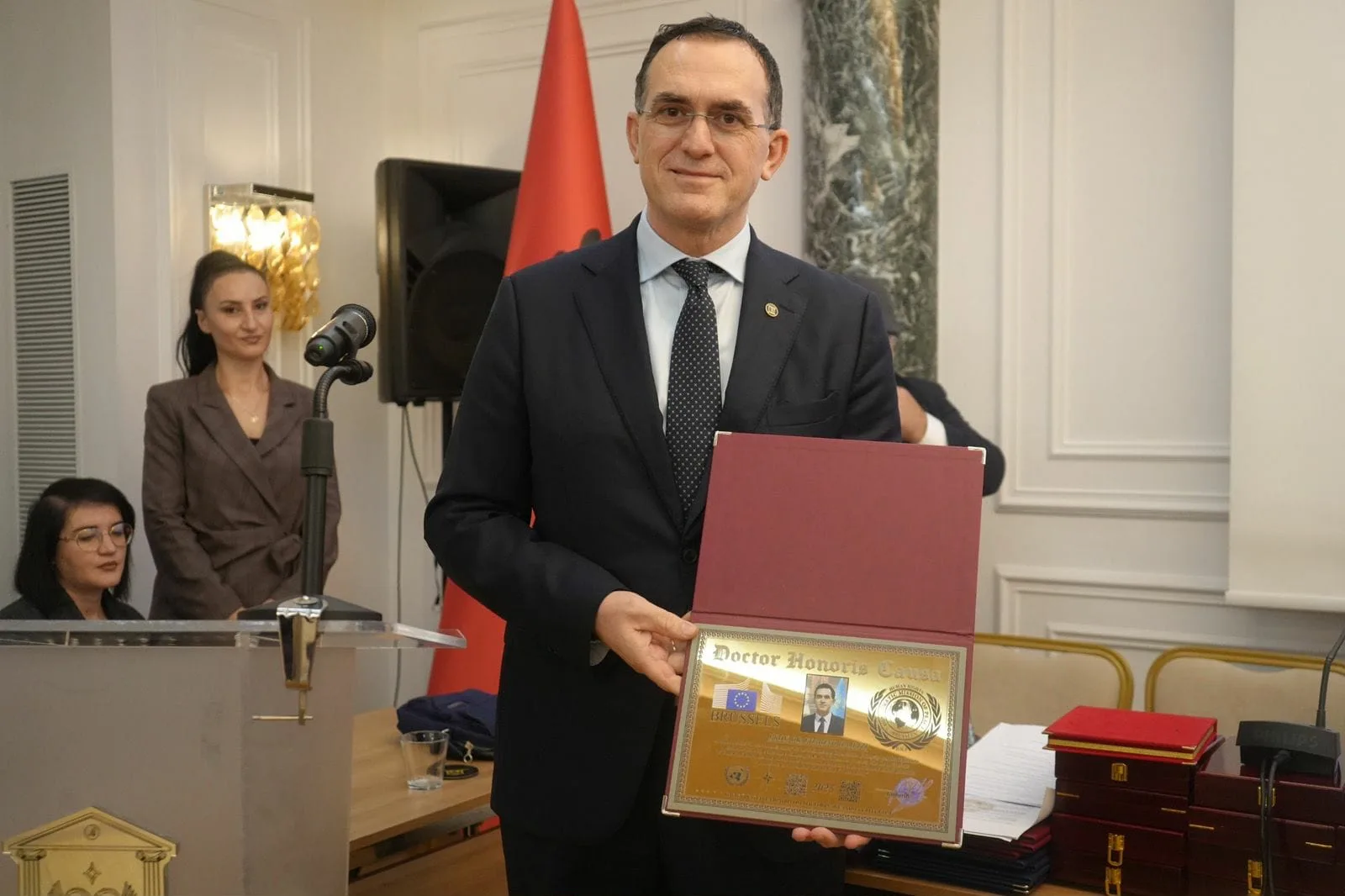 Rektori i UBT-së, Prof. Dr. Edmond Hajrizi, nderohet me titullin e lartë “Doctor Honoris Causa” në Tiranë