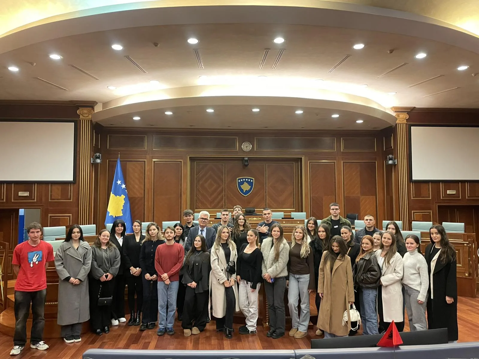 Studentët e Juridikut të UBT-së zhvilluan vizitë studimore në Kuvendin e Republikës së Kosovës