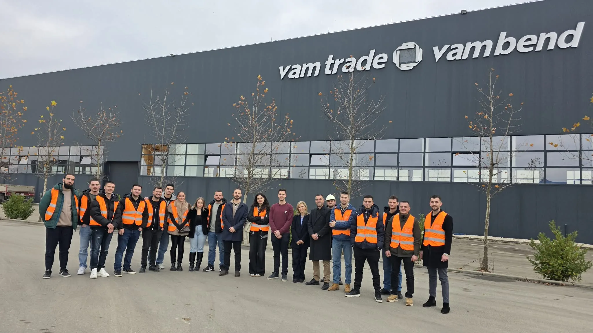 Studentët e Ndërtimtarisë në UBT realizojnë vizitë studimore në kompaninë “Vambend”
