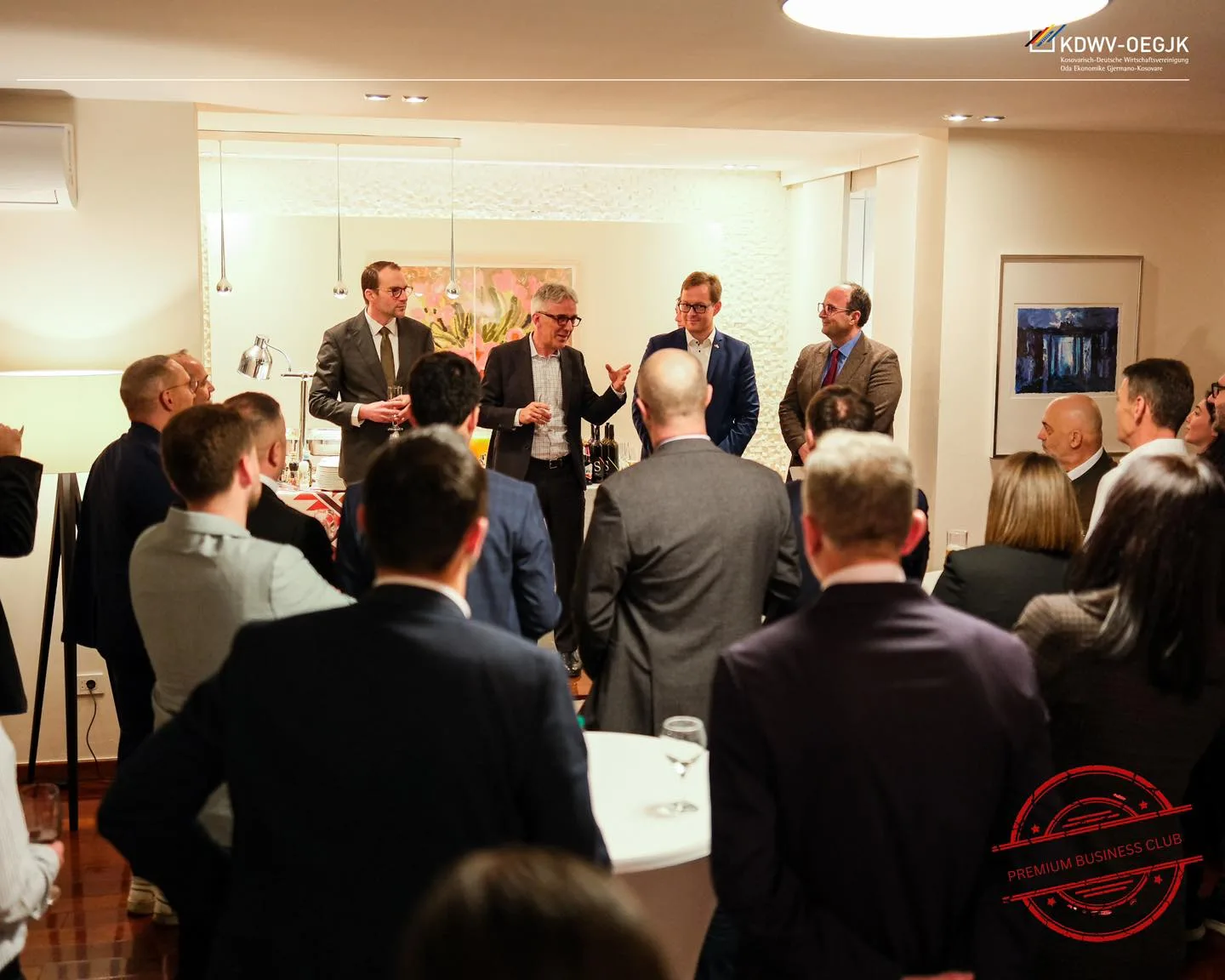 Rektori i UBT-së, Prof. Dr. Edmond Hajrizi, merr pjesë në inaugurimin e Premium Business Club në Rezidencën e Ambasadorit Gjerman