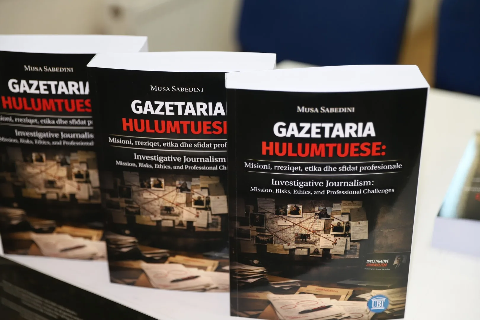 Nga përvoja në udhërrëfyes akademik: Profesori dhe studiuesi i medias Musa Sabedini promovon në UBT librin për gazetarinë hulumtuese