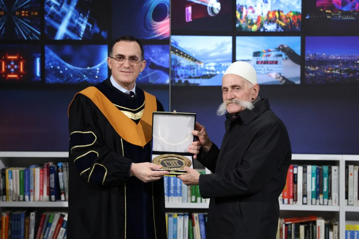 UBT nderon Familjen Jashari me Dekoratën Jetësore të Nderit