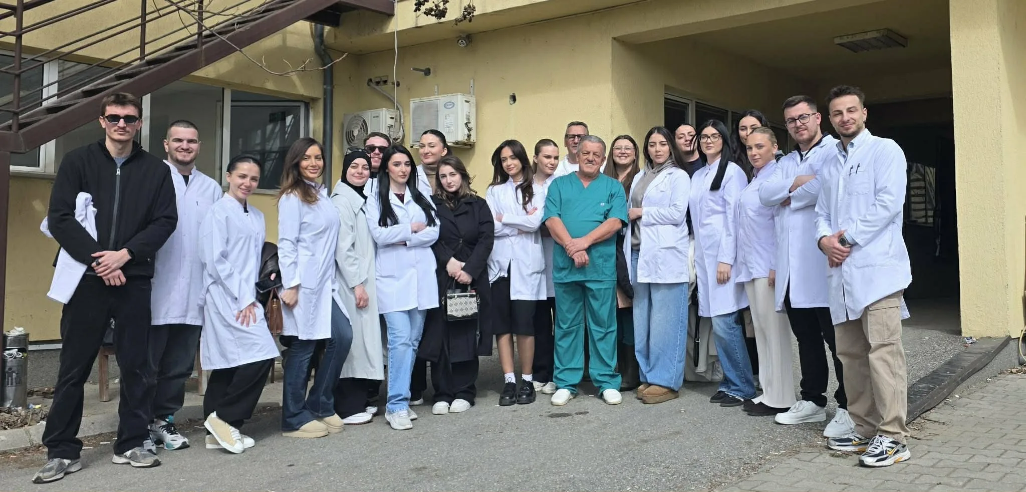Studentët e Stomatologjisë në UBT zhvillojnë praktikë në Institutin e Mjekësisë Ligjore