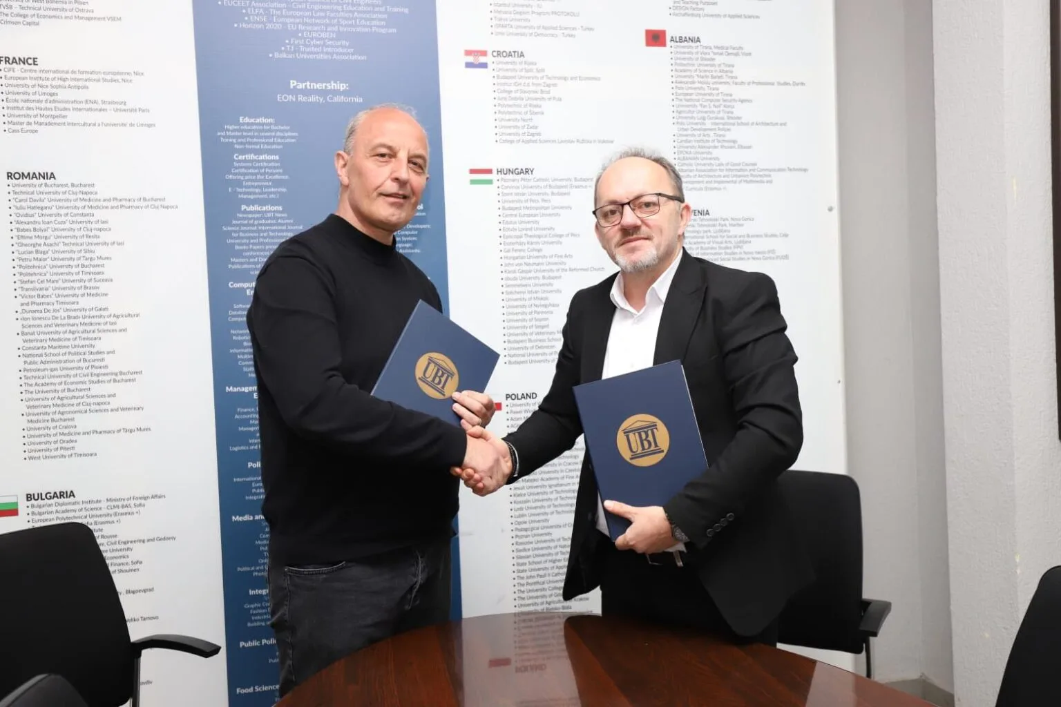 UBT dhe Oda e Arkitektëve të Kosovës nënshkruajnë marrëveshje bashkëpunimi: Një urë e re mes akademisë dhe praktikës
